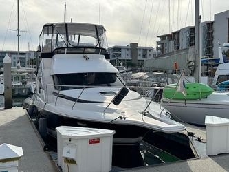 35' Silverton 1998 Yacht For Sale
